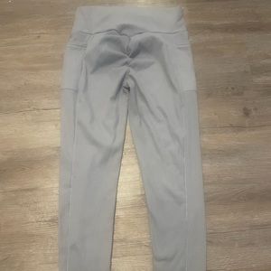 Cute scrunched butt leggings. So comfortable, and so cute! Worn once!